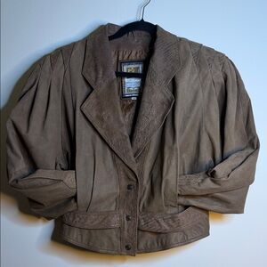 Vtg 90s Brown Nubuck Leather
Cropped Jacket Suede Pleated Pleats
Boho Bohemian
